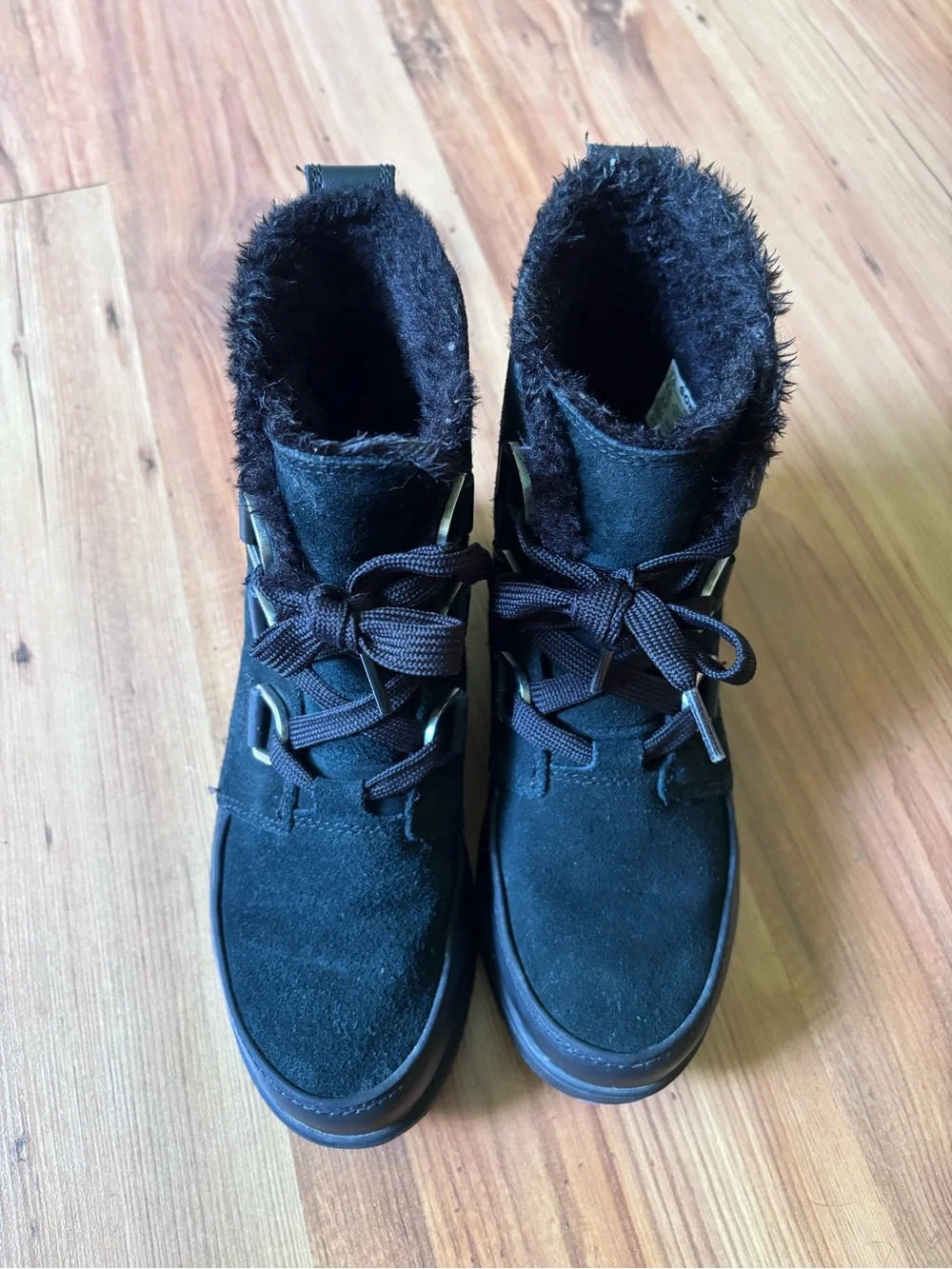 Sorel Tivoli IV all-black winter ankle boots - Picture 3 of 11